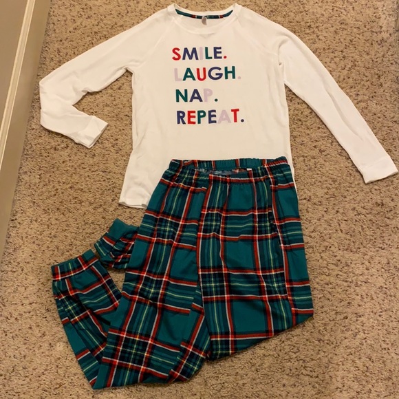 BRAND NEW super soft PJ top and bottom set in festive holiday colors! - Picture 1 of 3
